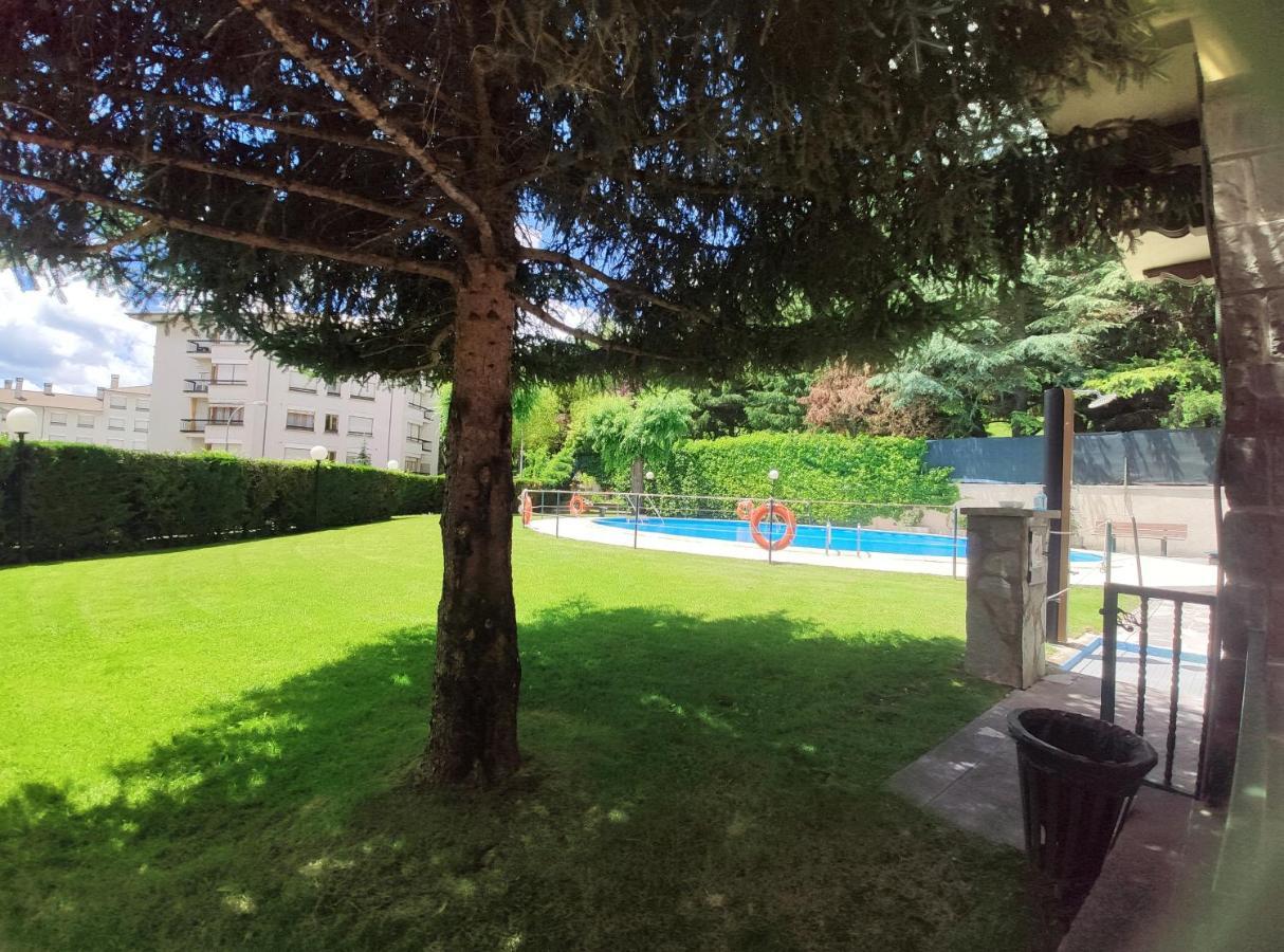 Apartamento Alba Jaca Luaran gambar